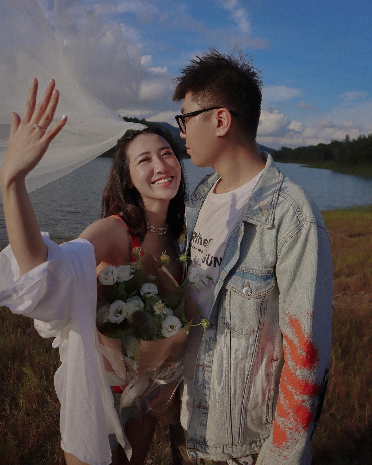 Kiều Ly Phạm là hot girl Người ấy là ai từng nổi tiếng trên MXH, tuy nhiên trước chương trình này cô nàng đã được biết đến nhờ nhan sắc xinh đẹp, phong cách thời trang cá tính.