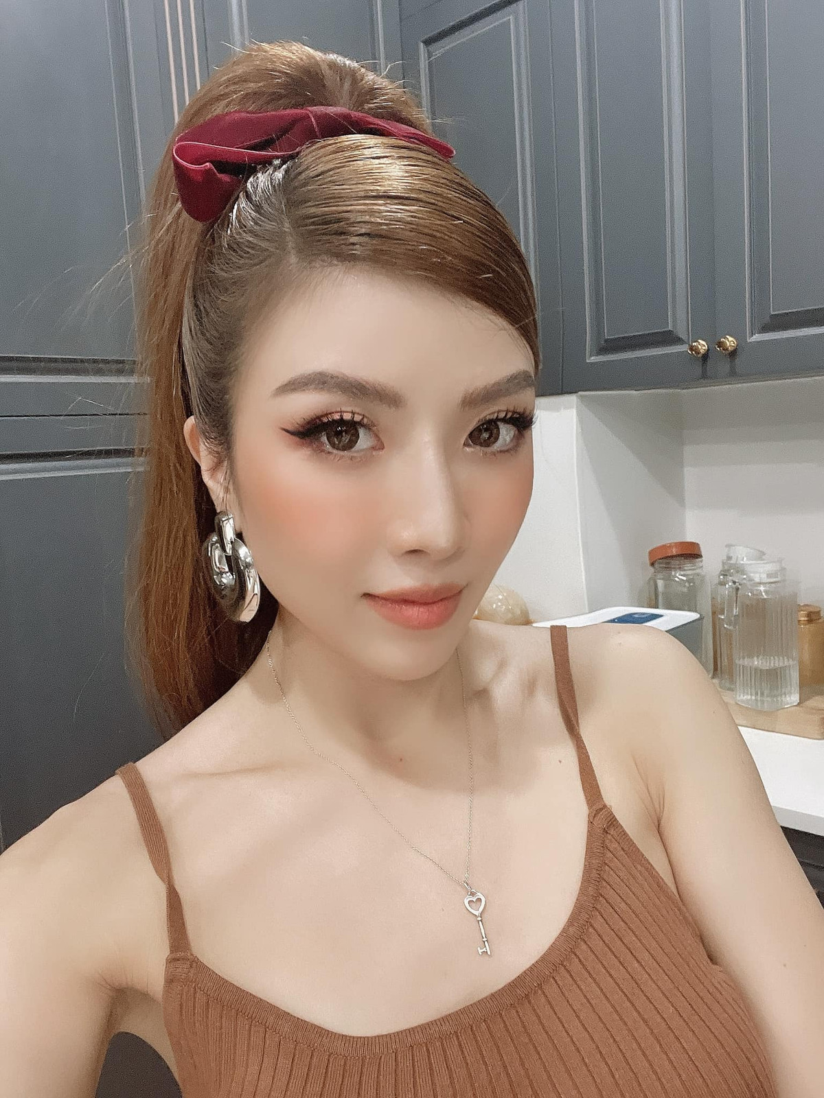 Trang Pháp được nhận xét là có vẻ đẹp hiện đại, trưởng thành và quyến rũ hơn rất nhiều so với thời điểm vào vai Thảo Uyên của Nhật ký Vàng Anh.