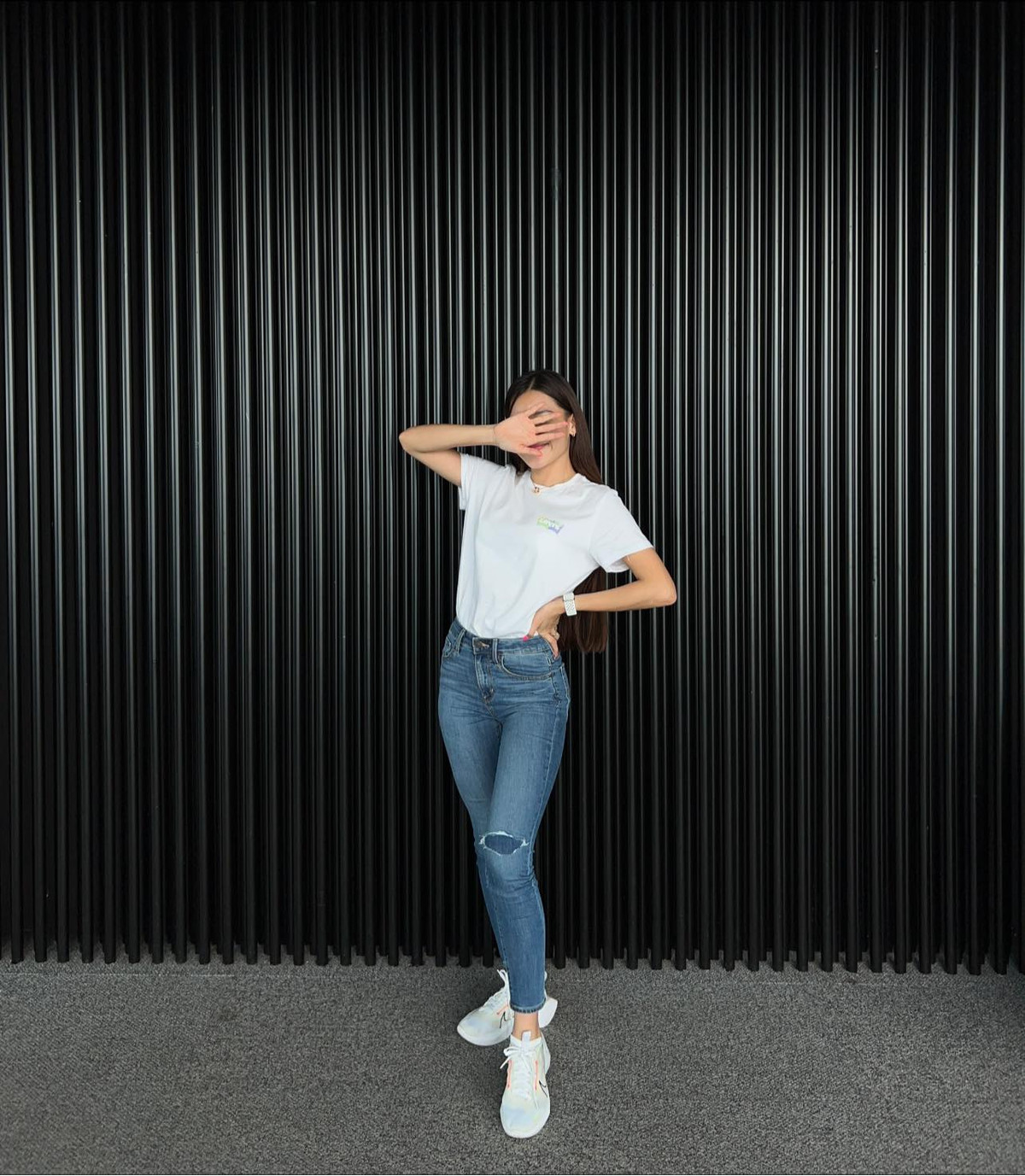 Là một HLV thể hình nên bạn gái Đặng Vân Lâm luôn chia sẻ cách tập luyện, ăn ngủ cần thiết trên mạng xã hội.