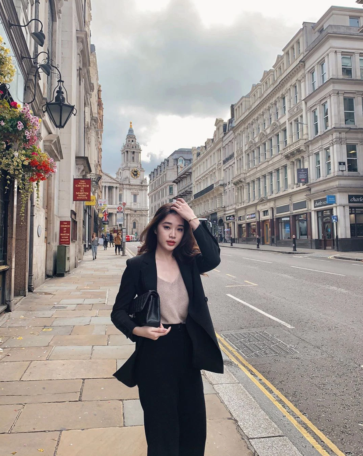 Cô nàng cũng có nhiều chuyến du lịch ở các nước Đông Nam Á như Việt Nam, Indonesia,...Ảnh: Tổng hợp