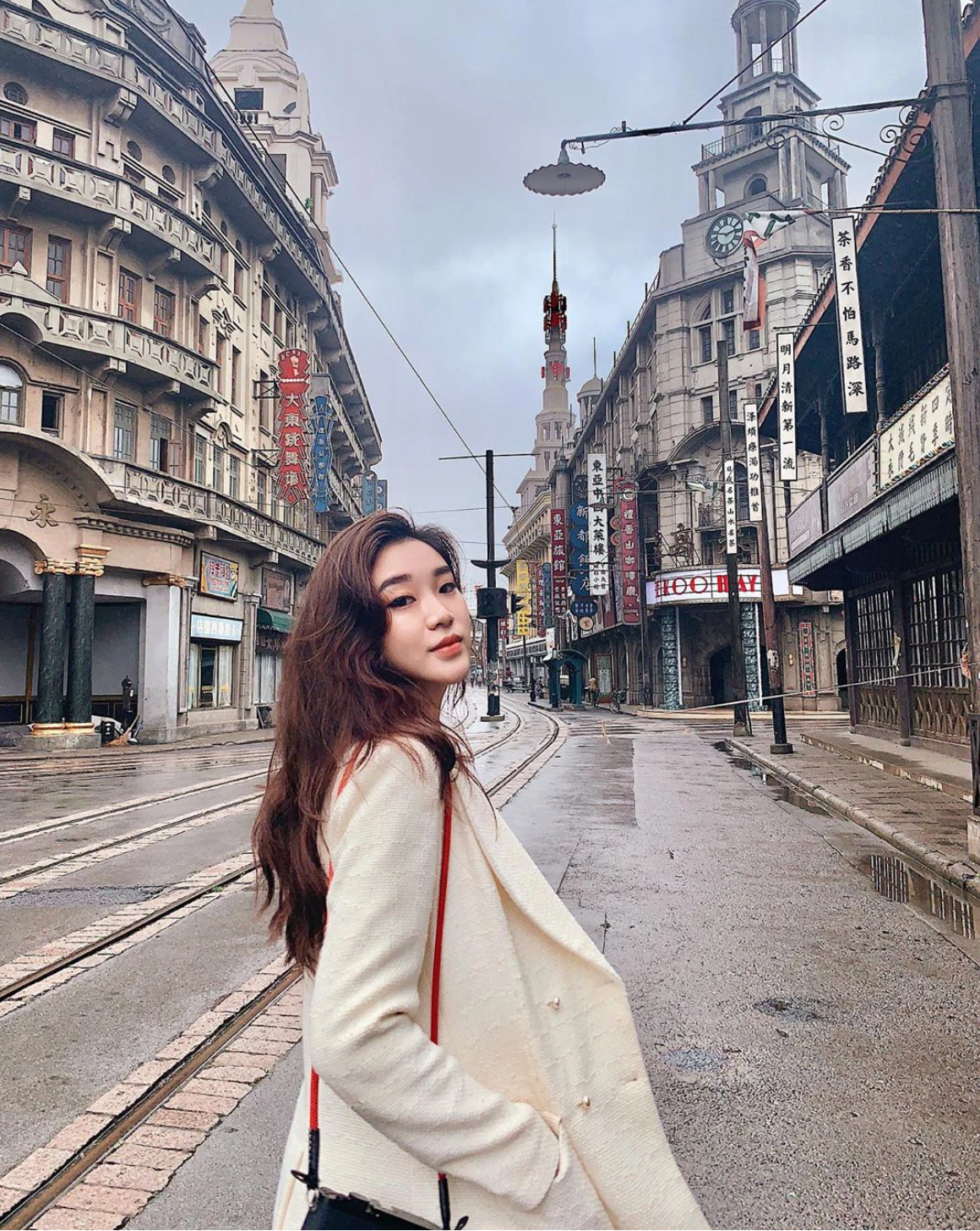 Ngay từ khi còn là du học sinh tại Việt Nam, Phonnie đã xinh đẹp nức tiếng trong trường.