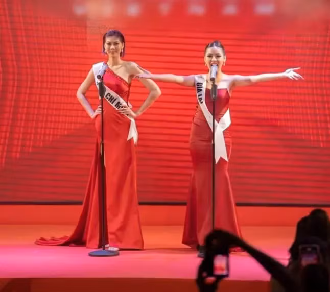 Ngay khi xuất hiện ngoại hình của hot girl TikTok này đã lập tức trở thành chủ đề được nhiều người bàn tán xôn xao.