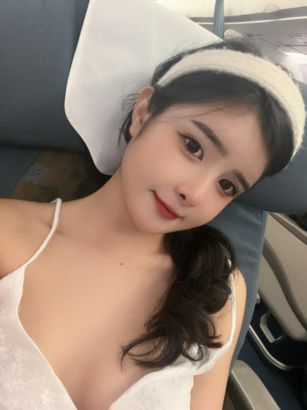 Kể từ đó, An Dâu thường được nhắc đến với những biệt danh như: Búp bê đời thực, hot girl Sài thành, cô gái có nhan sắc thiên thần...