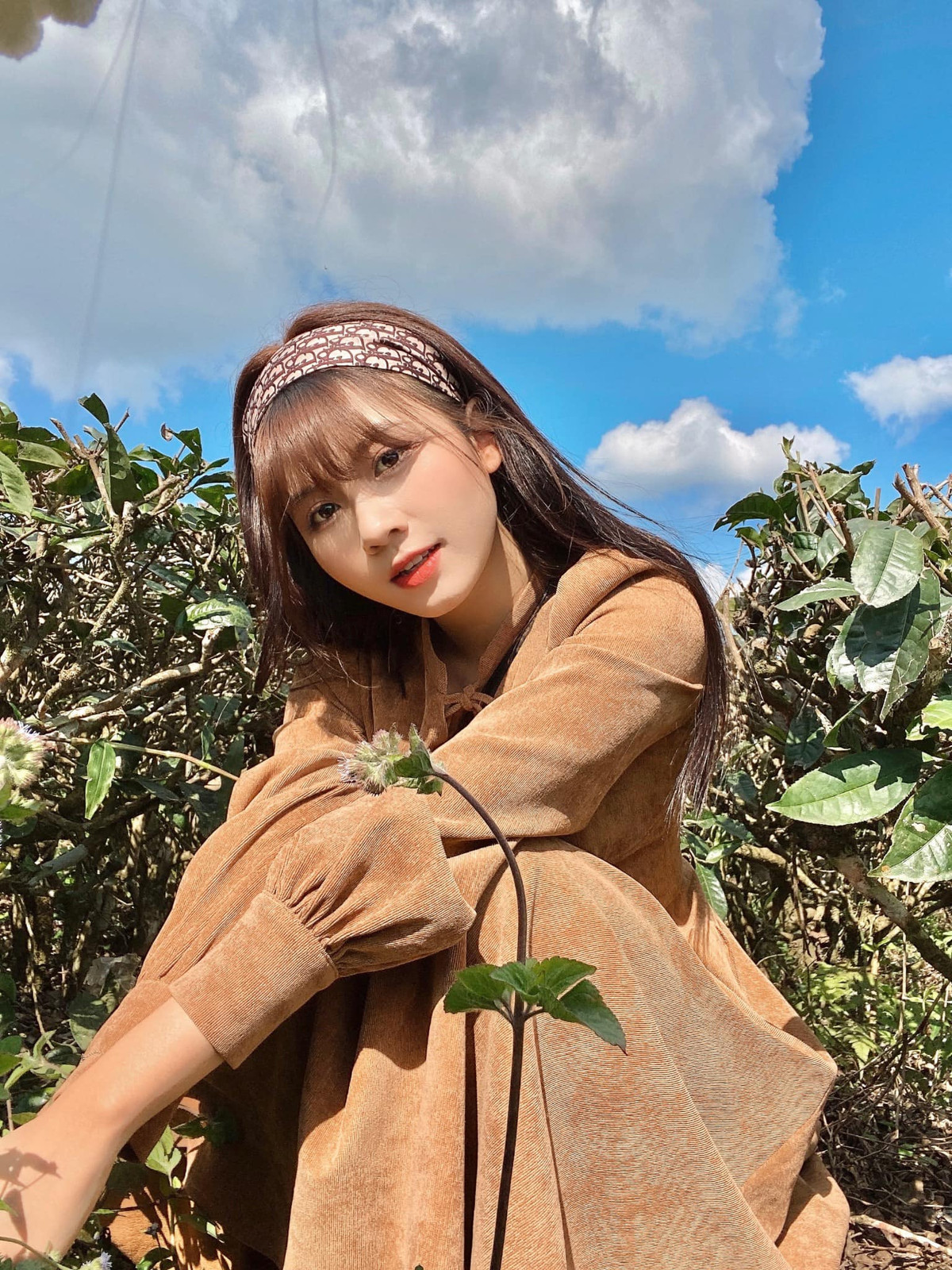 Cô sinh viên trường Đại học Sân khấu Điện ảnh Hà Nội gây ấn tượng bởi nét đẹp trong trẻo, sự hồn nhiên của cô gái tuổi đôi mươi. Ảnh: FBNV