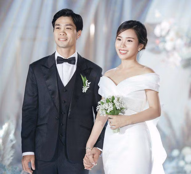 Bà xã Công Phượng lộ nhan sắc gái một con trong ảnh hiếm thấy Ba xa Cong Phuong lo nhan sac gai mot con trong anh hiem thay