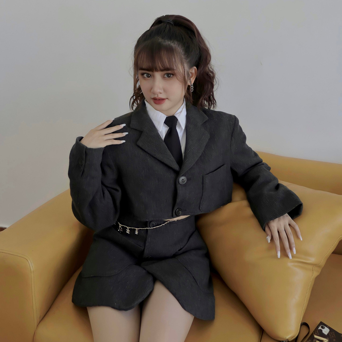 TikTok của cô nàng cũng là các video nhảy múa theo nhạc nhưng lại được lồng ghép thêm những outfit được mix-match xinh xắn, nhận được sự yêu thích của nhiều người.