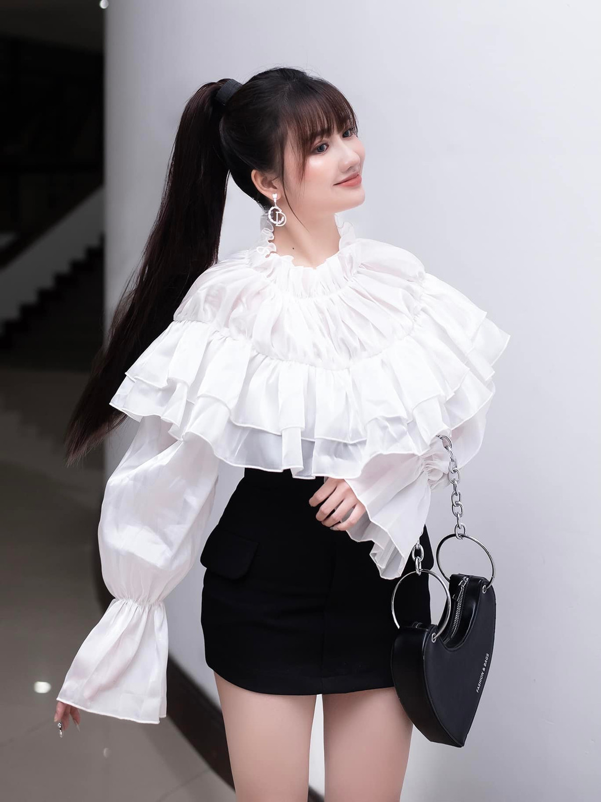 Cụ thể, trang TikTok của nàng hot girl này hiện tại đã có hơn 7,7 triệu người theo dõi và hơn 150 triệu lượt thích.