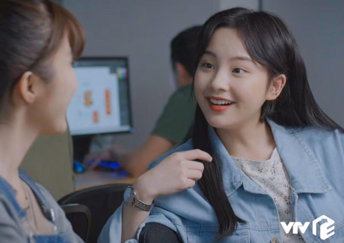 Ceri tên thật là Thu Hà, cô đến từ Lạng Sơn và là người dân tộc Tày. Nàng hot girl này ngay lập tức gây chú ý khi tham gia đóng phim Thương ngày nắng về.