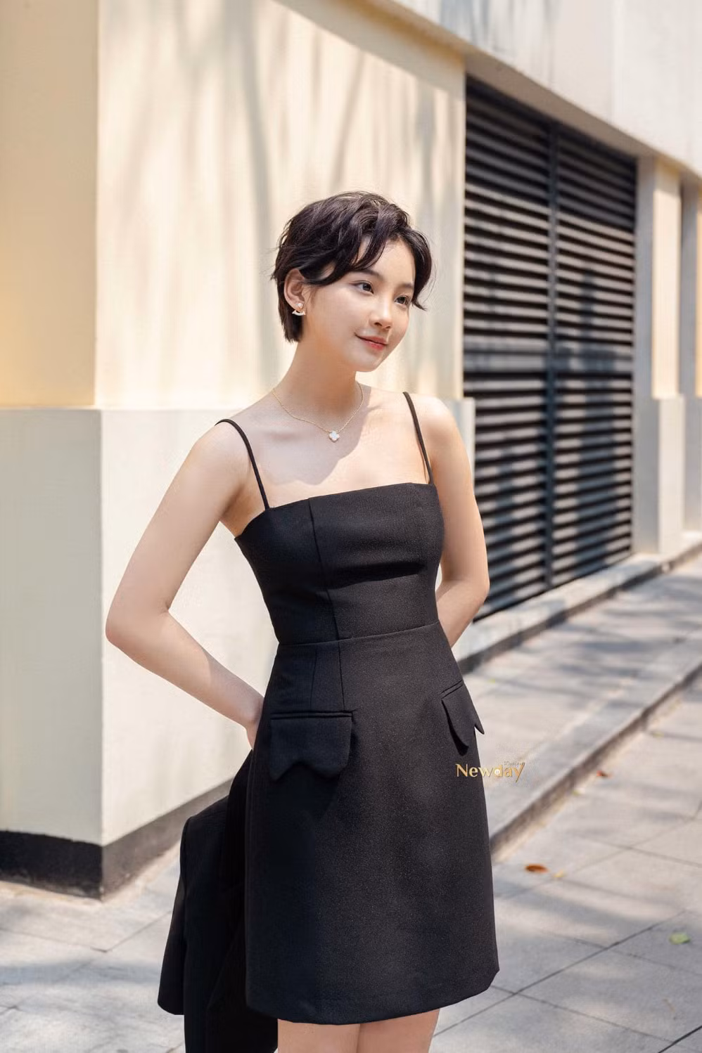 Không chỉ tham gia đóng phim, Thu Hà còn được biết đến với vai diễn trong MV "Sau lưng anh có ai kìa" của Thiều Bảo Trâm và từng gây sốt khi tham gia chương trình "Tỏ tình hoàn mỹ".