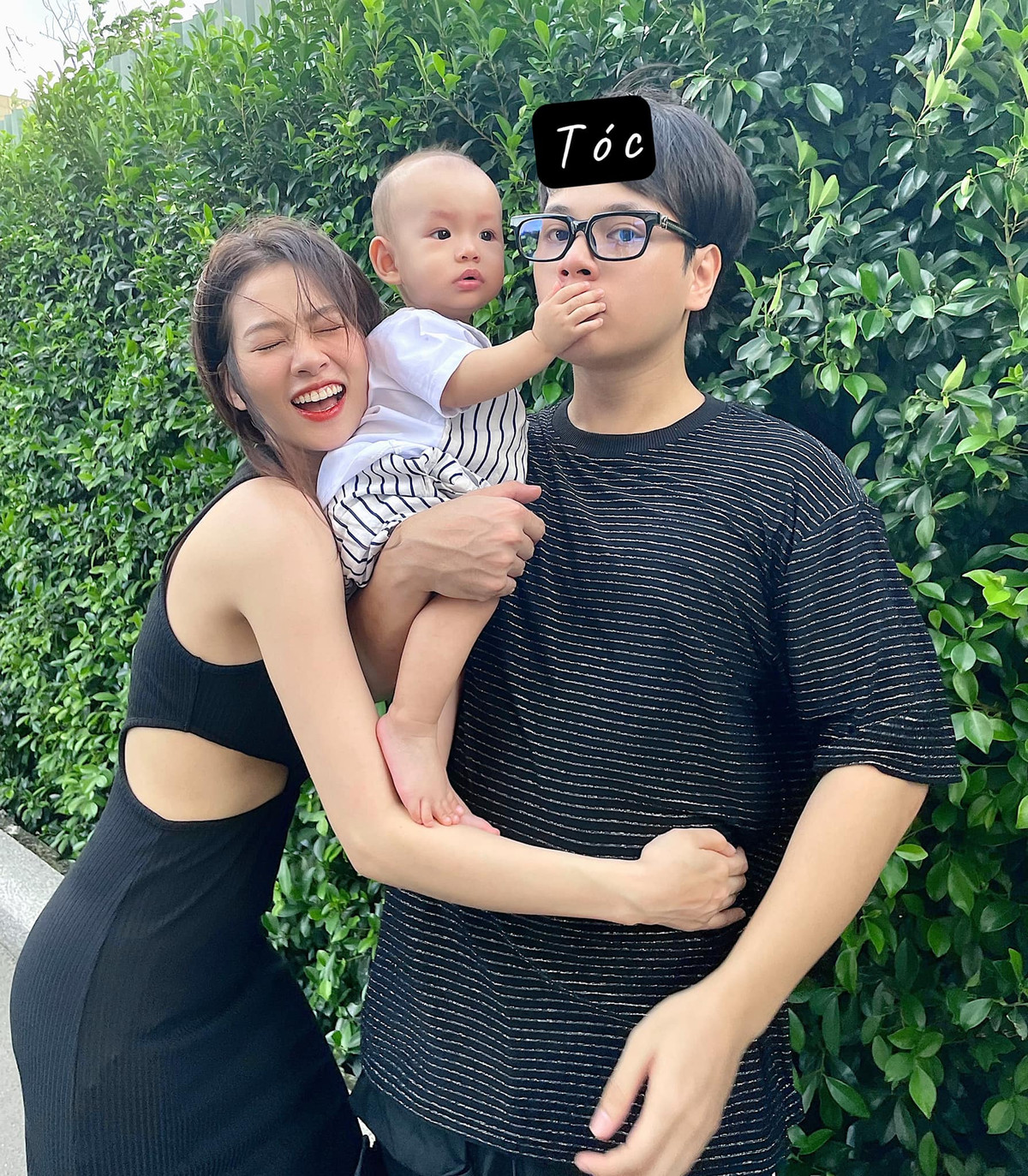 Đáng nói, sau sinh không bao lâu, người đẹp Hà Thành đã nhanh chóng lấy lại được vóc dáng “xịn sò”, khiến nhiều chị em xuýt xoa ngưỡng mộ.