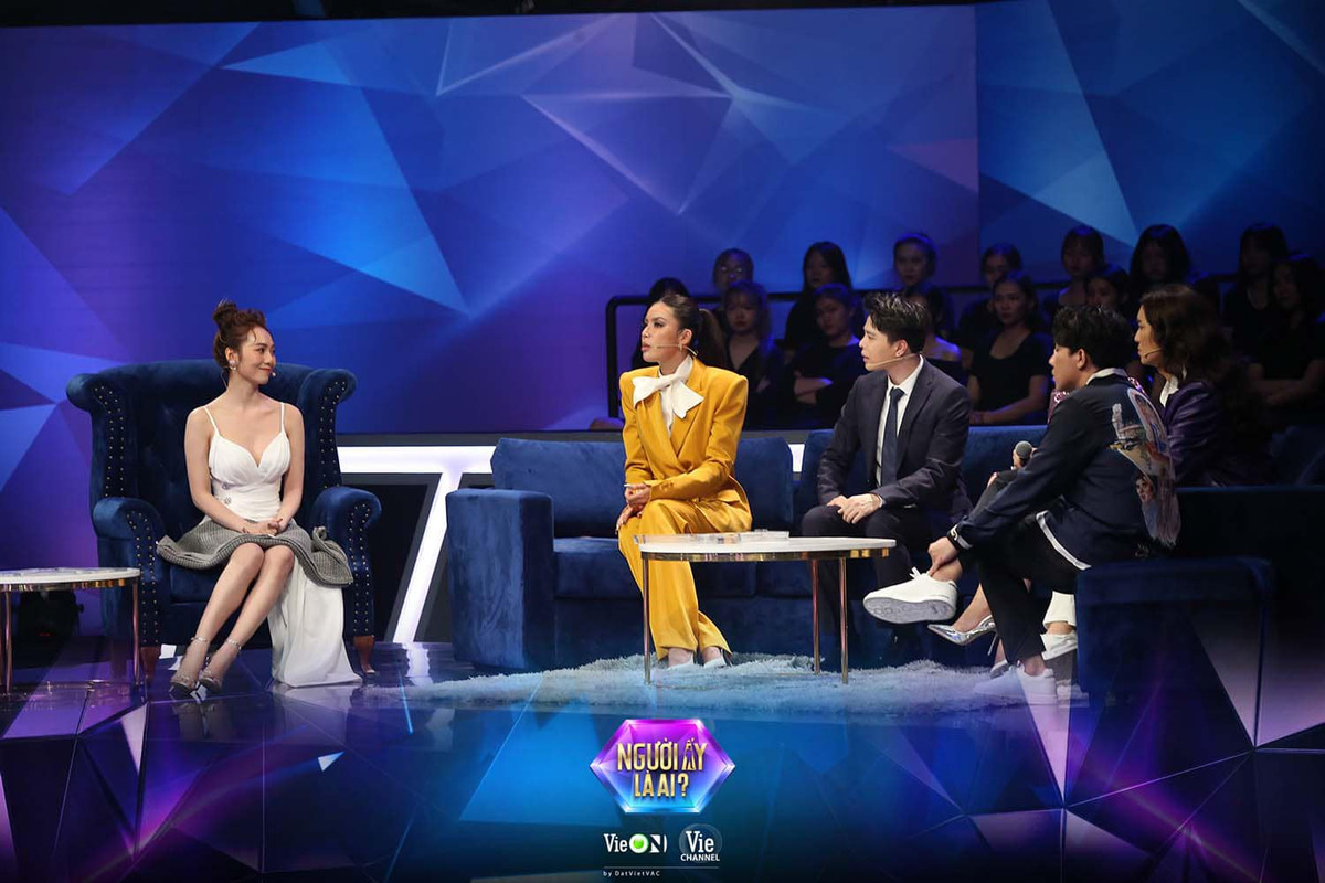 Từng nhận nhiều bình luận tiêu cực về ngoại hình "ảo", Kim Chi luôn thẳng thắn lên tiếng, đáp trả 1 cách duyên dáng.