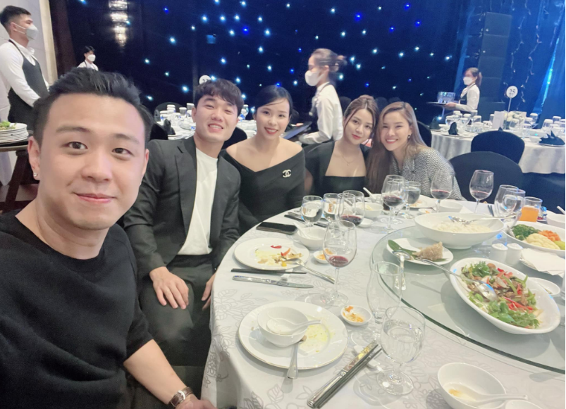 Nhan sắc của bà mẹ 1 con ngày càng thăng hạng. Cô còn gây ấn tượng với nụ cười làm nên thương hiệu của mình.