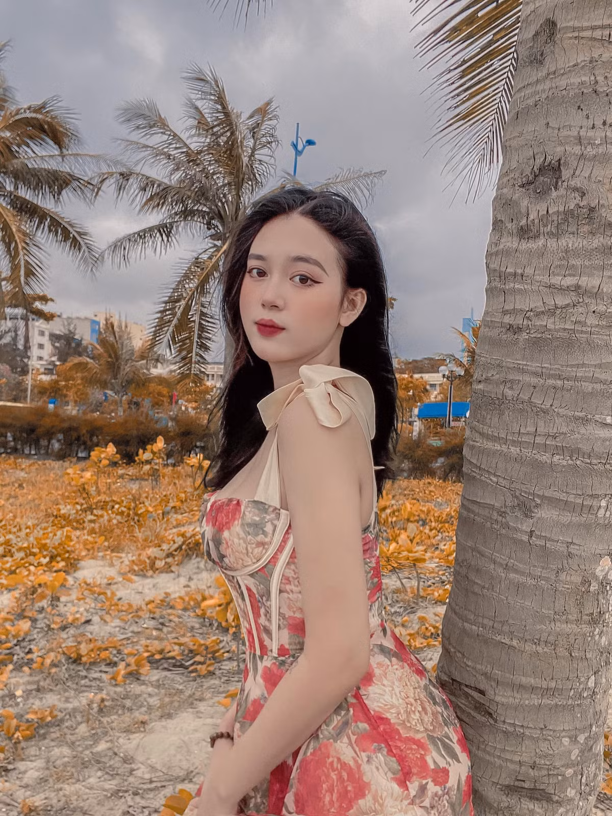 Diễm Quỳnh sở hữu gương mặt và vóc dáng vô cùng nổi bật, chẳng kém bất cứ hot girl nào.