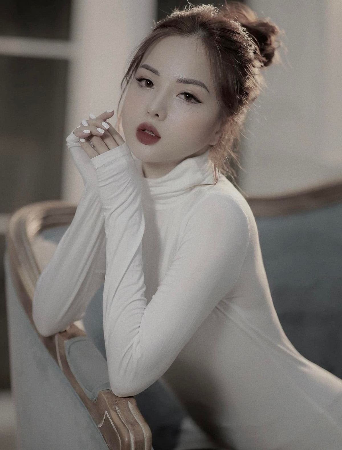 Chính vì cách phối đồ tinh tế, hợp mốt của DJ Nene theo phong cách khỏe khoắn, đậm chất sporty đã thu hút mọi ánh nhìn.