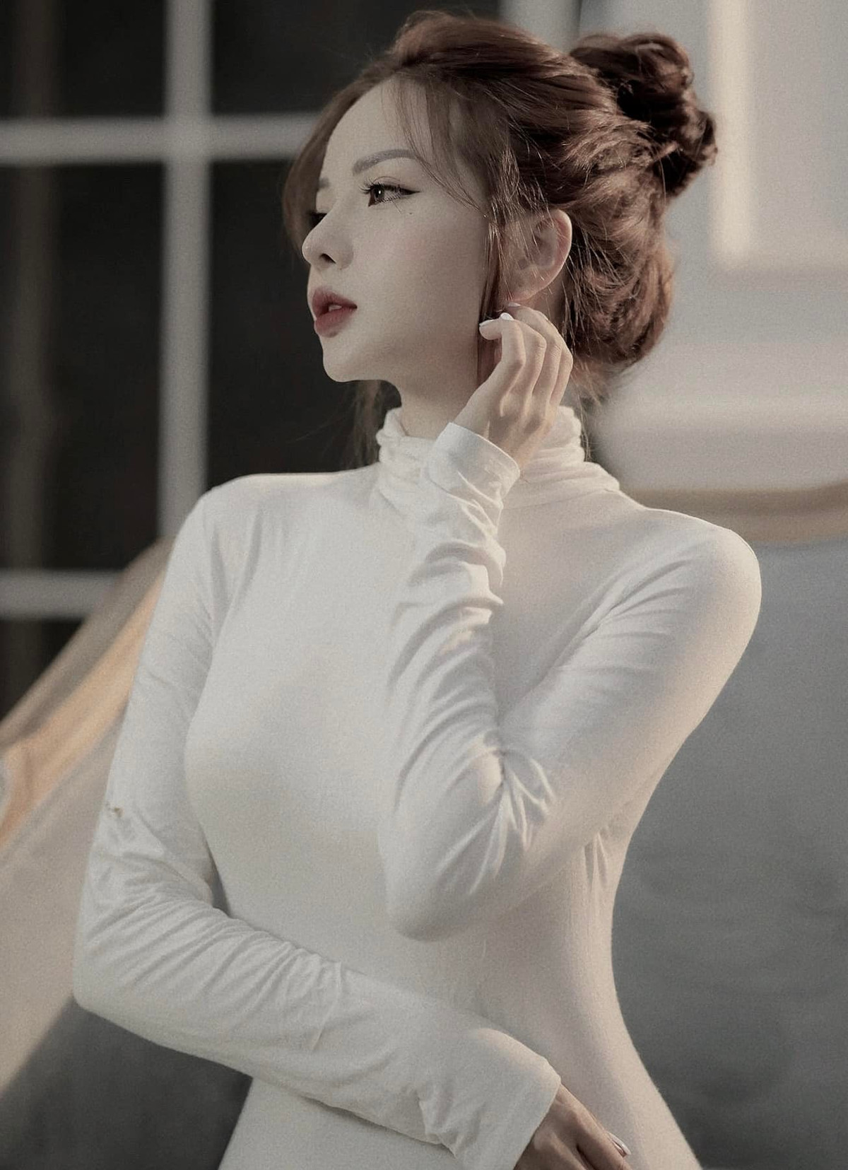 Trái ngược với nhiều cô gái, nữ DJ mỗi lần lên đồ có chút táo bạo lại nhận được nhiều lời khen vì hở có chừng mực.