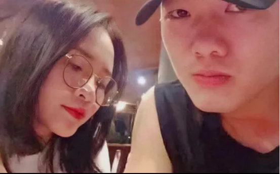 Cô sở hữu ngoại hình xinh đẹp, nụ cười tươi tắn cùng làn da trắng mịn. Ảnh: Tổng hợp