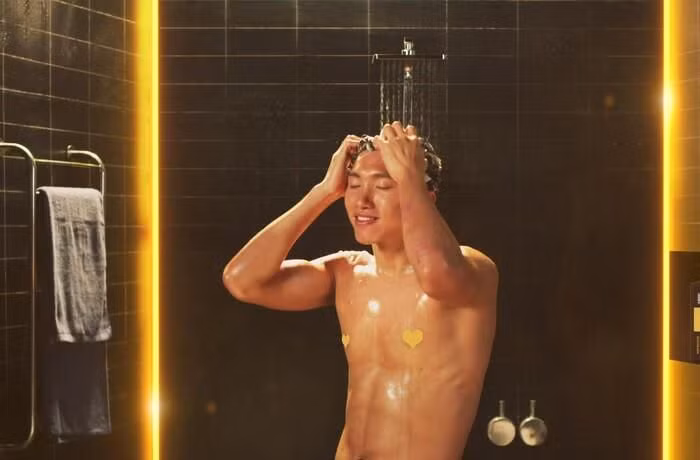 Theo tìm hiểu, hình ảnh được ghi lại khi Đoàn Văn Hậu tham dự đám cưới Bùi Tiến Dũng ở Vũng Tàu.