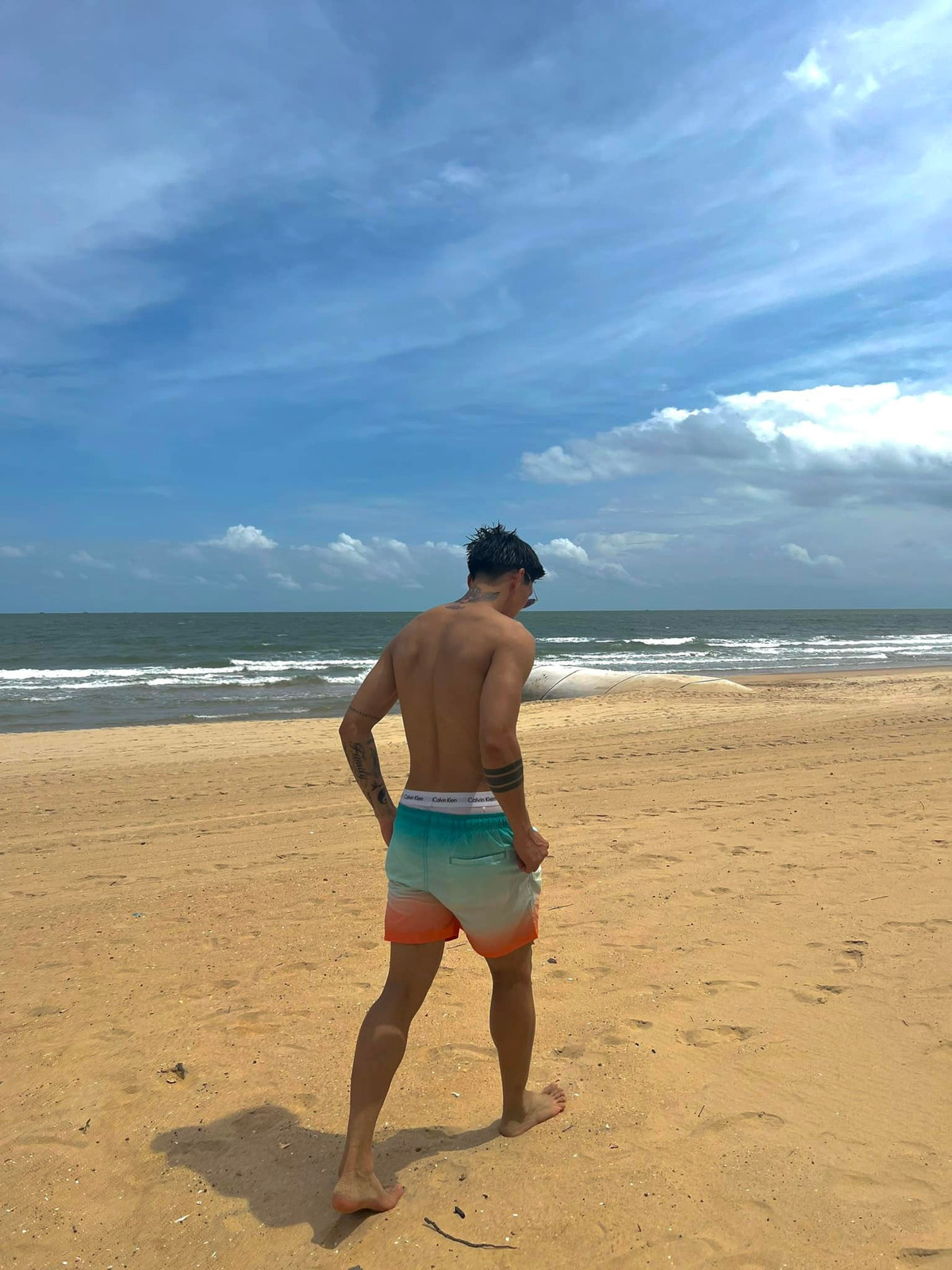 Chàng cầu thủ Việt khiến người hâm mộ nữ có một phen chao đảo bởi thân hình chắc nịch, rám nắng.