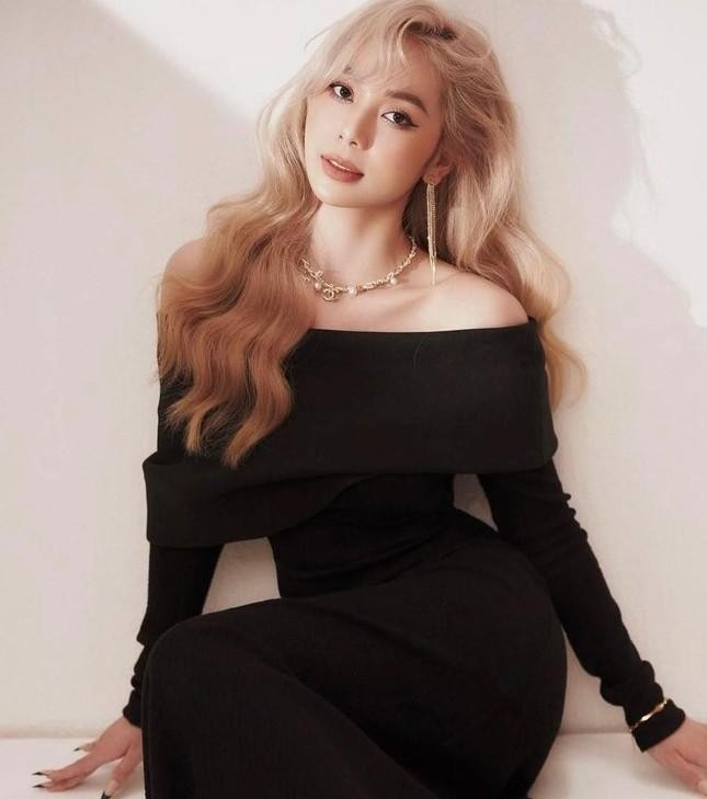 Ngoài Thùy Linh và Hoàng Học, hot girl TikTok Hoàng Kim Chi cũng là gương mặt bị dìm nhan sắc không hề nhẹ tại Người Ấy Là Ai 2022.