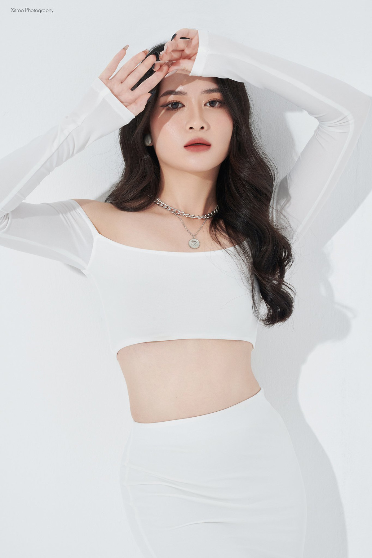 Nữ MC xinh đẹp biết chọn những bộ đồ tôn được lợi thế hình thể một cách khéo léo.