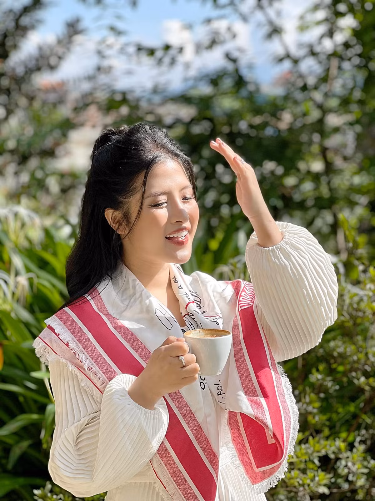 Đào Hải Vân (sinh năm 1994, quê Hải Dương) được biết đến là nữ BTV xinh đẹp của nhà đài.