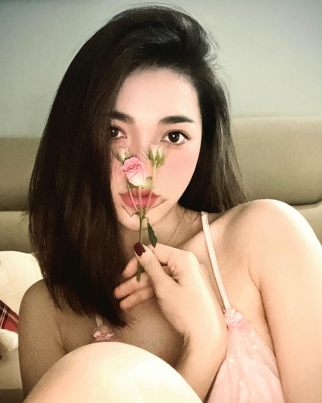 Trên trang cá nhân Ngọc Nữ có chia sẻ một số mẹo làm đẹp và được người theo dõi ủng hộ.