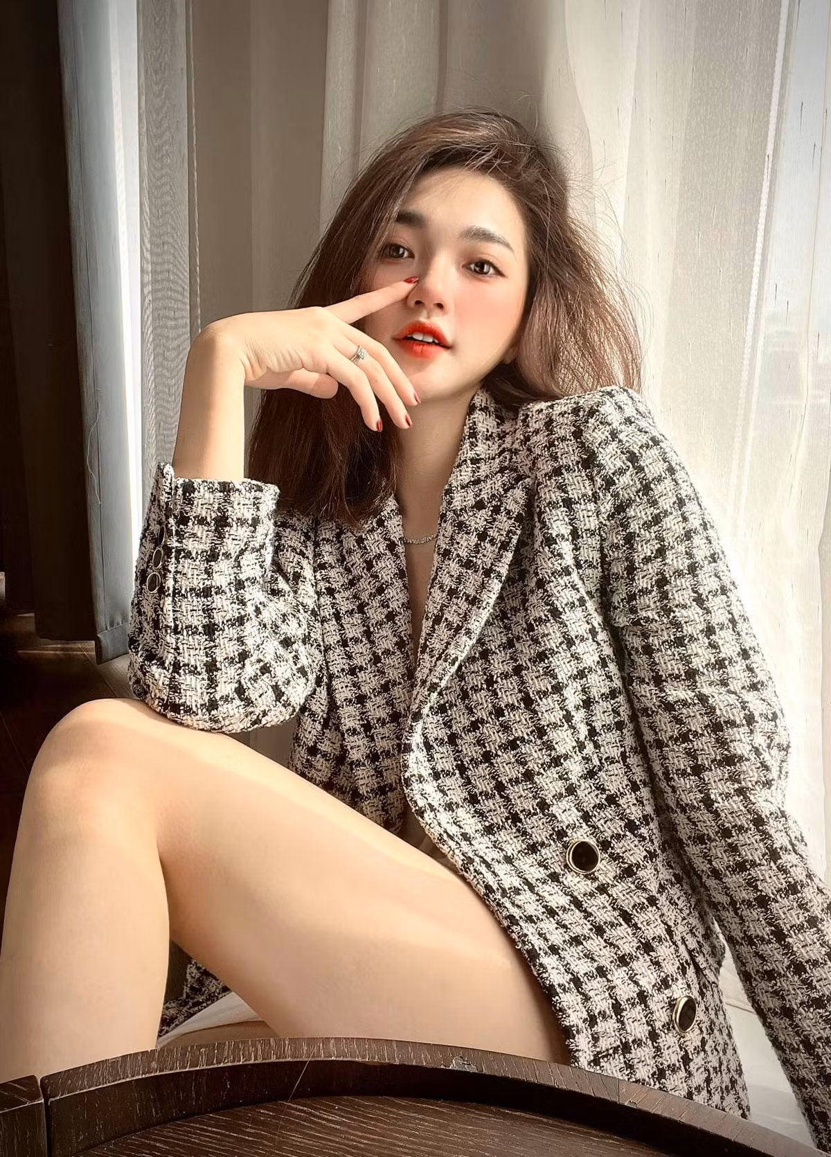 Người đẹp chăm sóc bản thân một cách toàn diện để ngày một hoàn thiện hơn về ngoại hình.