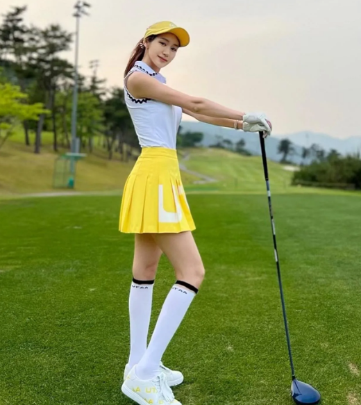 Nhờ có vóc dáng hoàn hảo mà hot girl phòng gym này sở hữu trang cá nhân có gần 600 nghìn lượt theo dõi