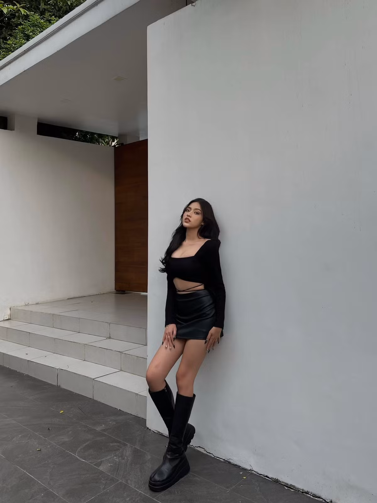 Dù ít khi xuất hiện tại các sự kiện giải trí so với thời điểm trước, tuy vậy cô nàng vẫn chứng tỏ độ "hot" của mình mỗi lần lộ diện trước truyền thông.