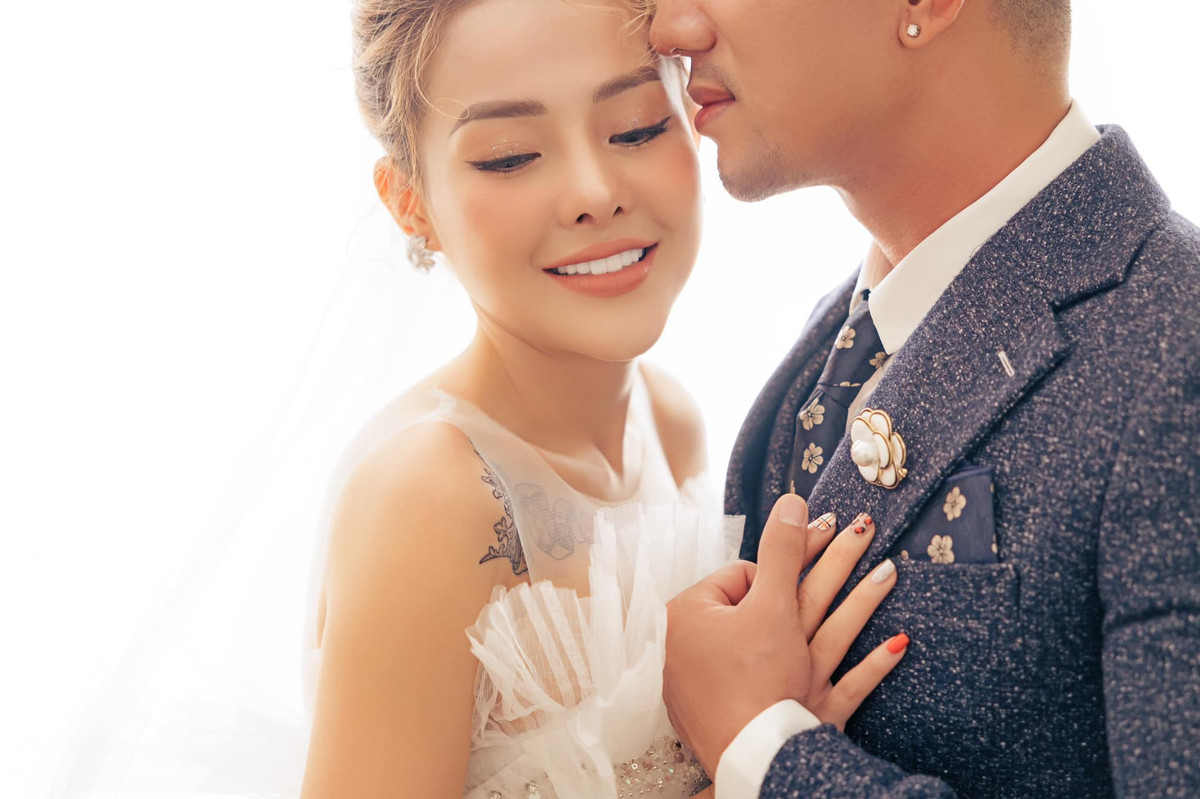 Dù không nói thẳng về đám cưới nhưng Lương Bằng Quang dường như đang nhắc khéo đến ngày trọng đại.