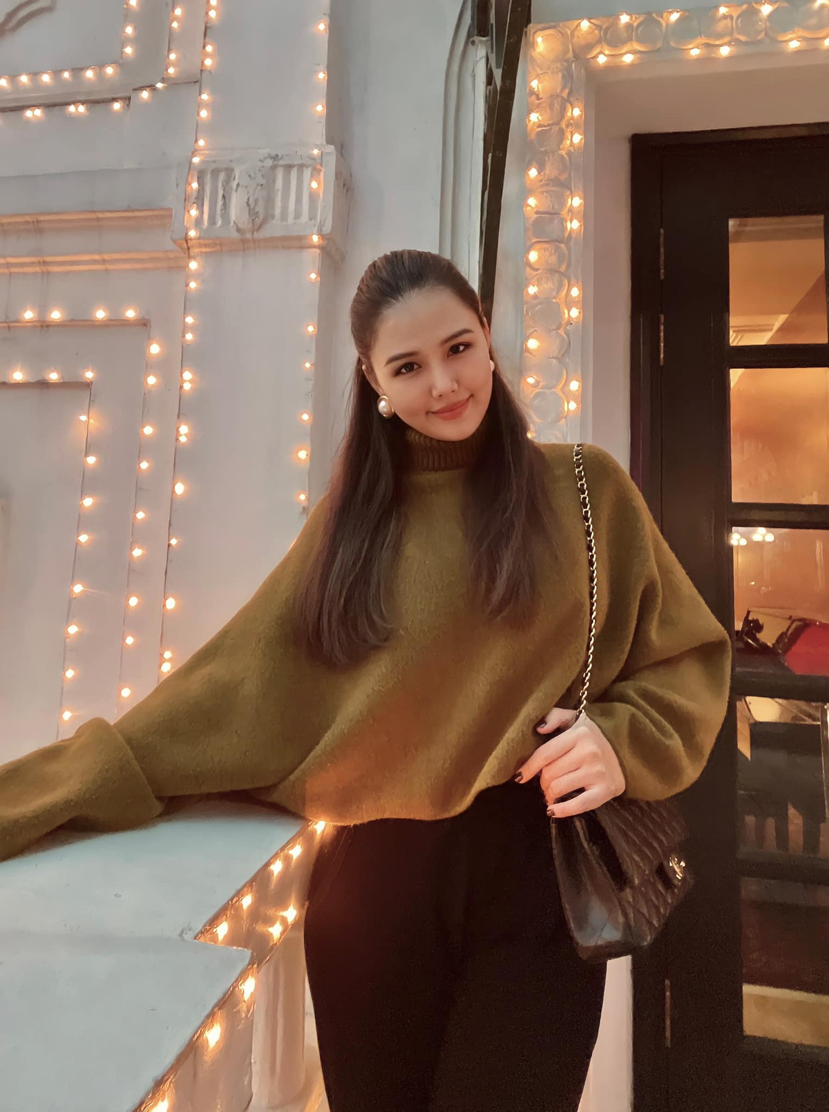 Ở độ tuổi 32 và chuẩn bị sinh nở lần thứ 2 nhưng diện mạo của cựu hot girl Hà thành không hề xuống phong độ, thậm chí thần thái, khí chất còn sang chảnh hơn xưa. Ảnh: FBNV, IGNV