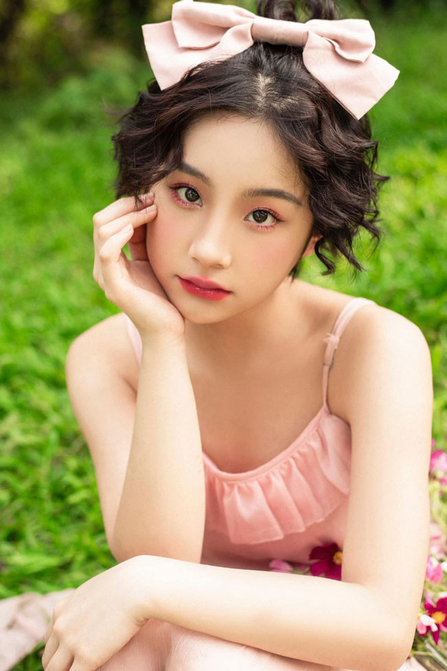 Không chỉ xuất hiện hoàn hảo trong các bộ ảnh thời trang, nhan sắc đời thường của Thu Hà Ceri cũng gây thương nhớ.