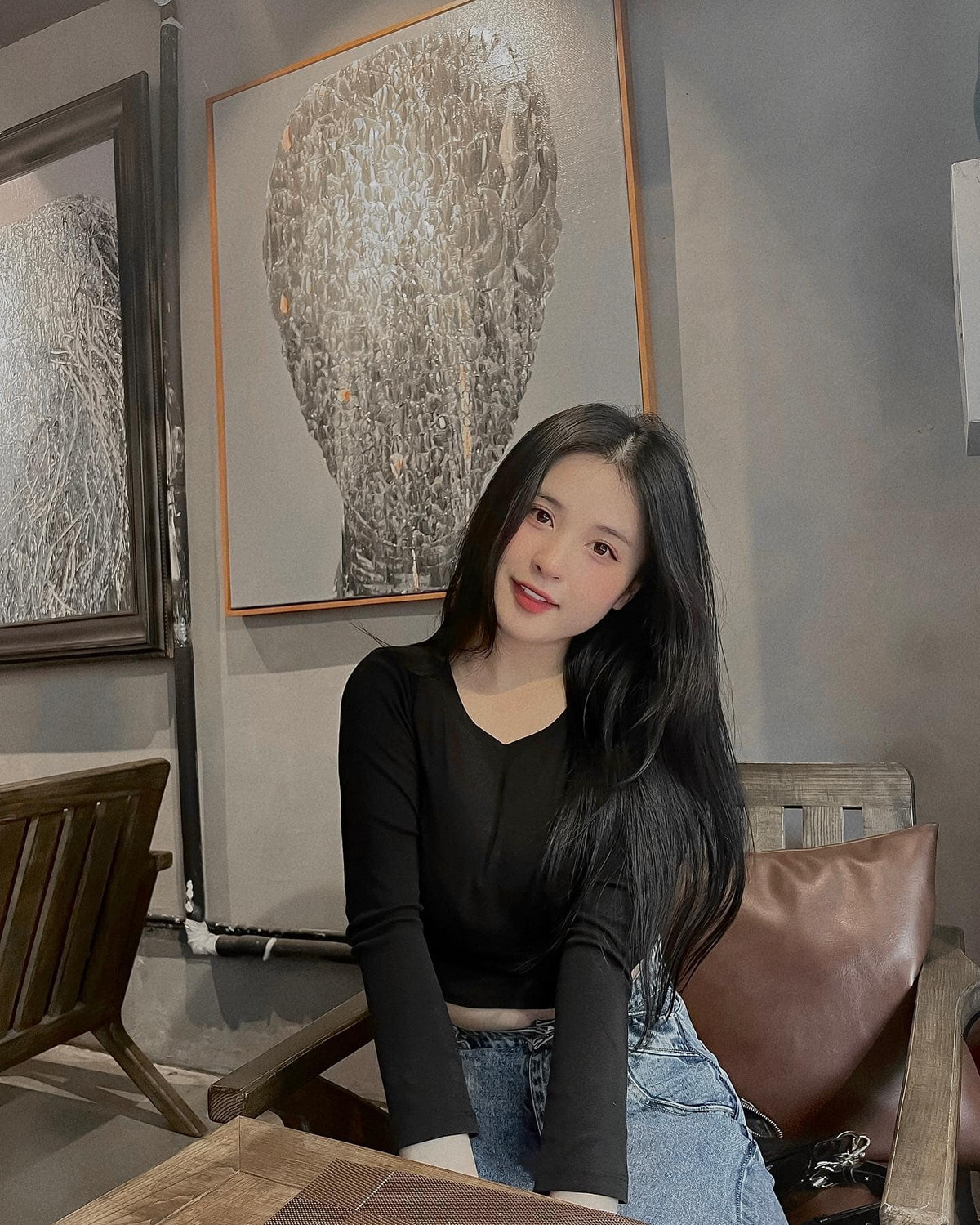 Thảo Nari thường chọn những trang phục khoe khéo vẻ đẹp cơ thể khi livestream.