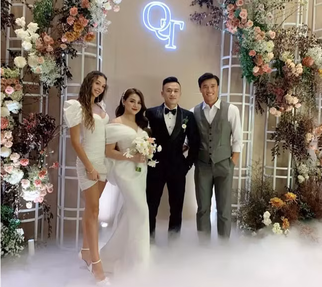 Những đồn đoán xoay quanh chiếc váy mà Dianka Zakhidova diện hoàn toàn là hiểu nhầm, bởi lẽ nó chỉ khá giống nhau về thiết kế, nhưng nếu nhìn kỹ thì hai chiếc váy này hoàn toàn không có điểm chung.