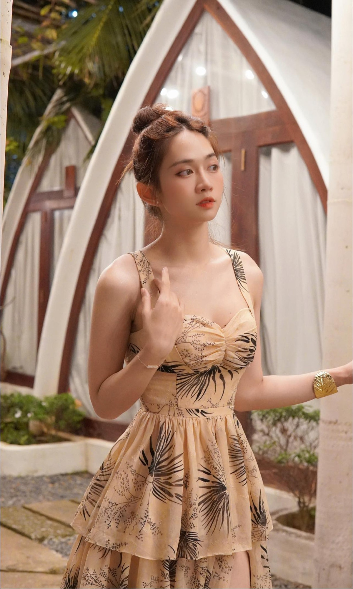 Sau khi nổi tiếng, Lê Bống liên tục khiến công chúng bất ngờ trước sự biến hóa của mình với nhiều vai trò khác nhau. Ảnh: Tổng hợp