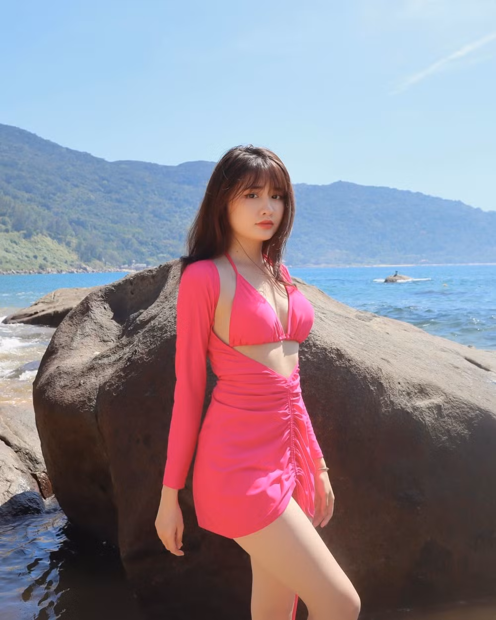 Do nhan sac qua camera thuong cua loat hot TikToker dinh dam