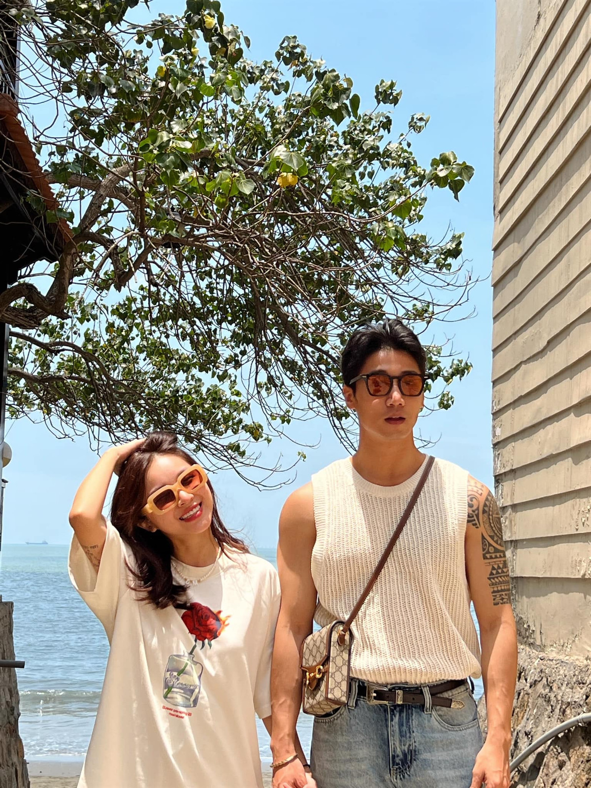 Bên cạnh đó, Diễm Mai cũng là người yêu của người mẫu trẻ Tôn Kinh Lâm. Cặp đôi liên tục "phát cẩu lương" trên trang cá nhân bằng loạt khoảnh khắc vô cùng tình tứ.