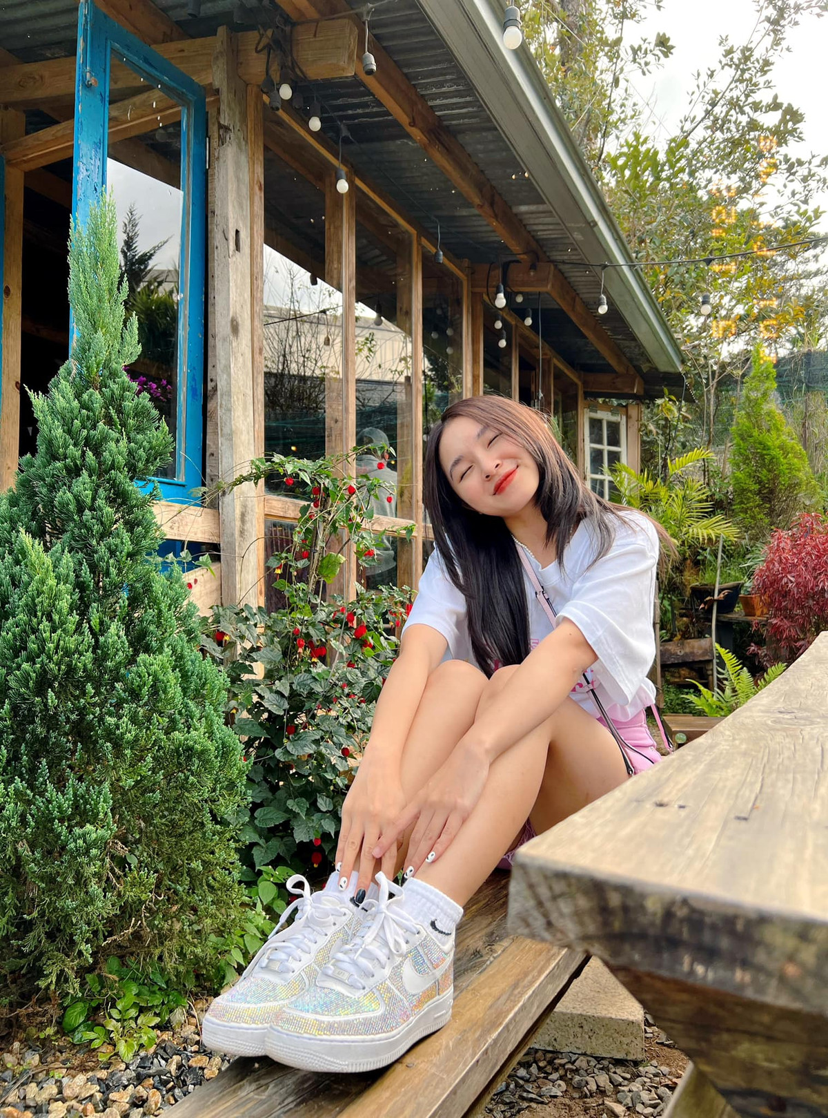 Phong cách trẻ trung, năng động của Diễm Mai cũng nhận về phản ứng tích cực của cư dân mạng.