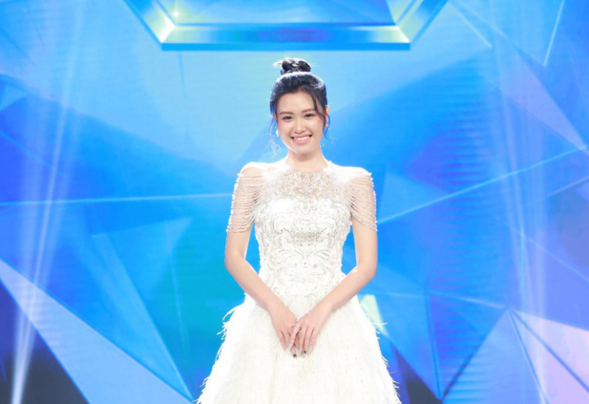 Tập 6 Người Ấy Là Ai 2022 tuần này đã chào đón nữ chính tên Quỳnh Nhi - cô gái đến từ Hà Nội, làm MC và kinh doanh thời trang.