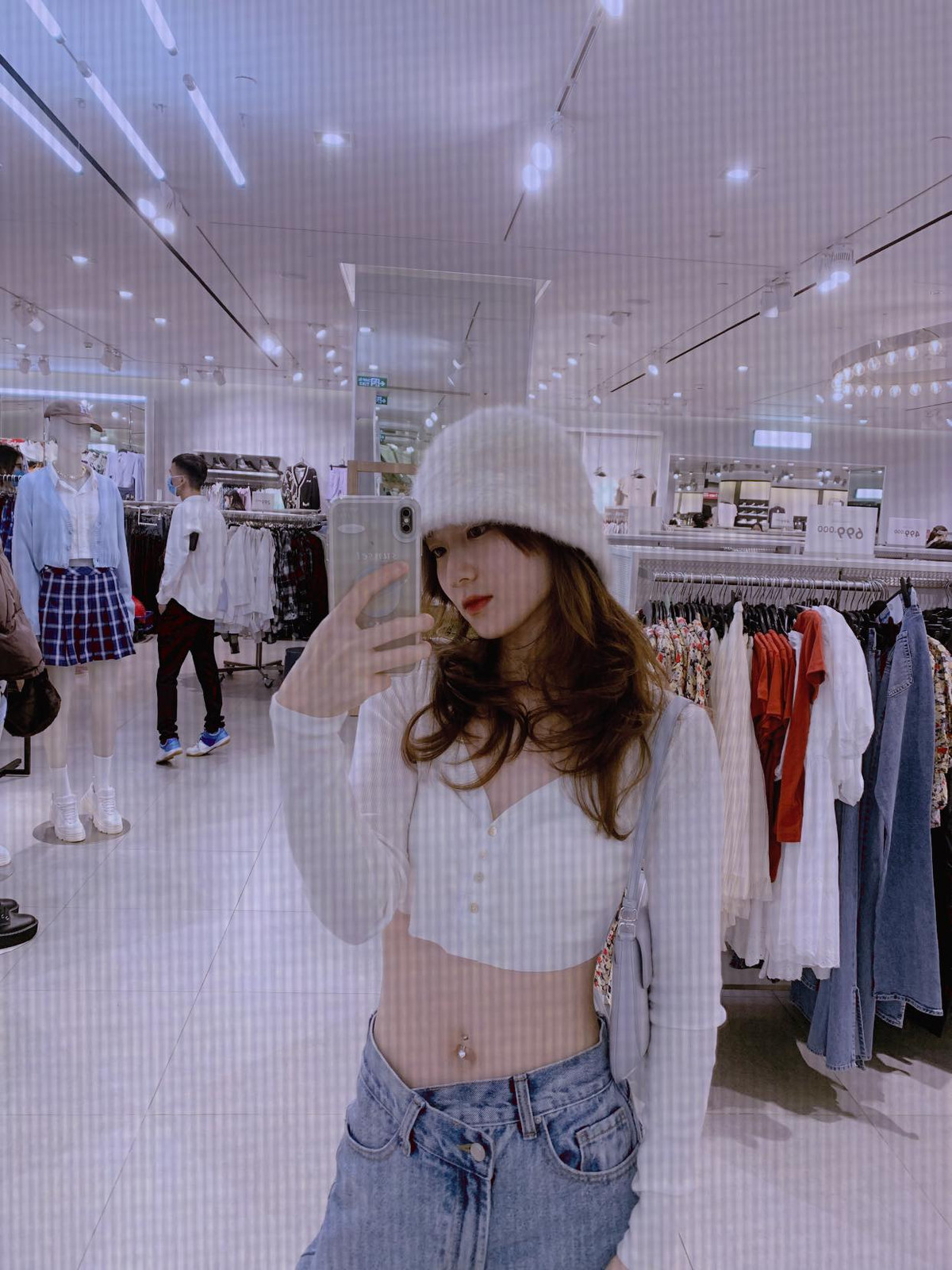 Bà mẹ hai con cũng duy trì được vóc dáng cân đối, quyến rũ.