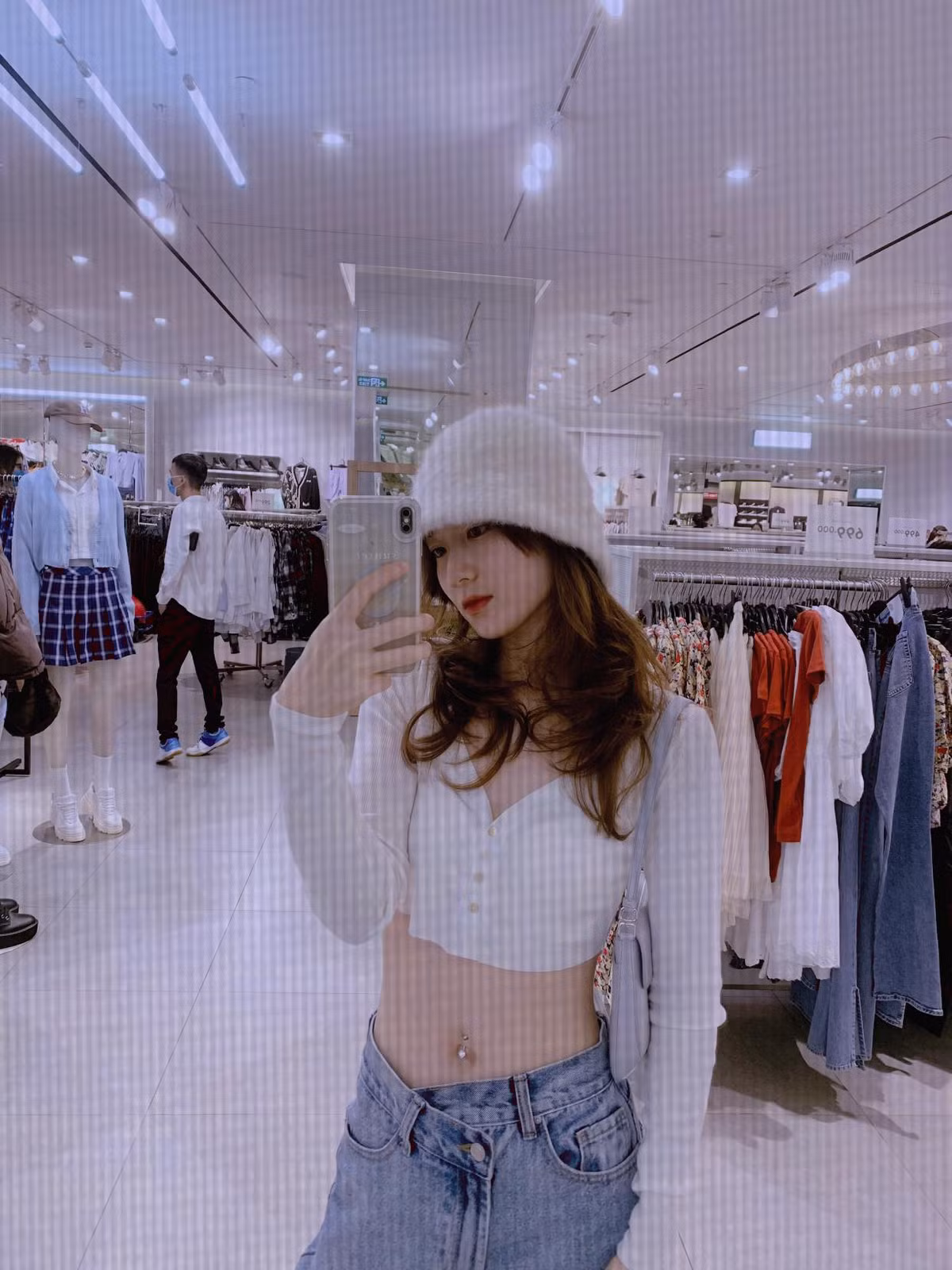 Bà mẹ hai con cũng duy trì được vóc dáng cân đối, quyến rũ.