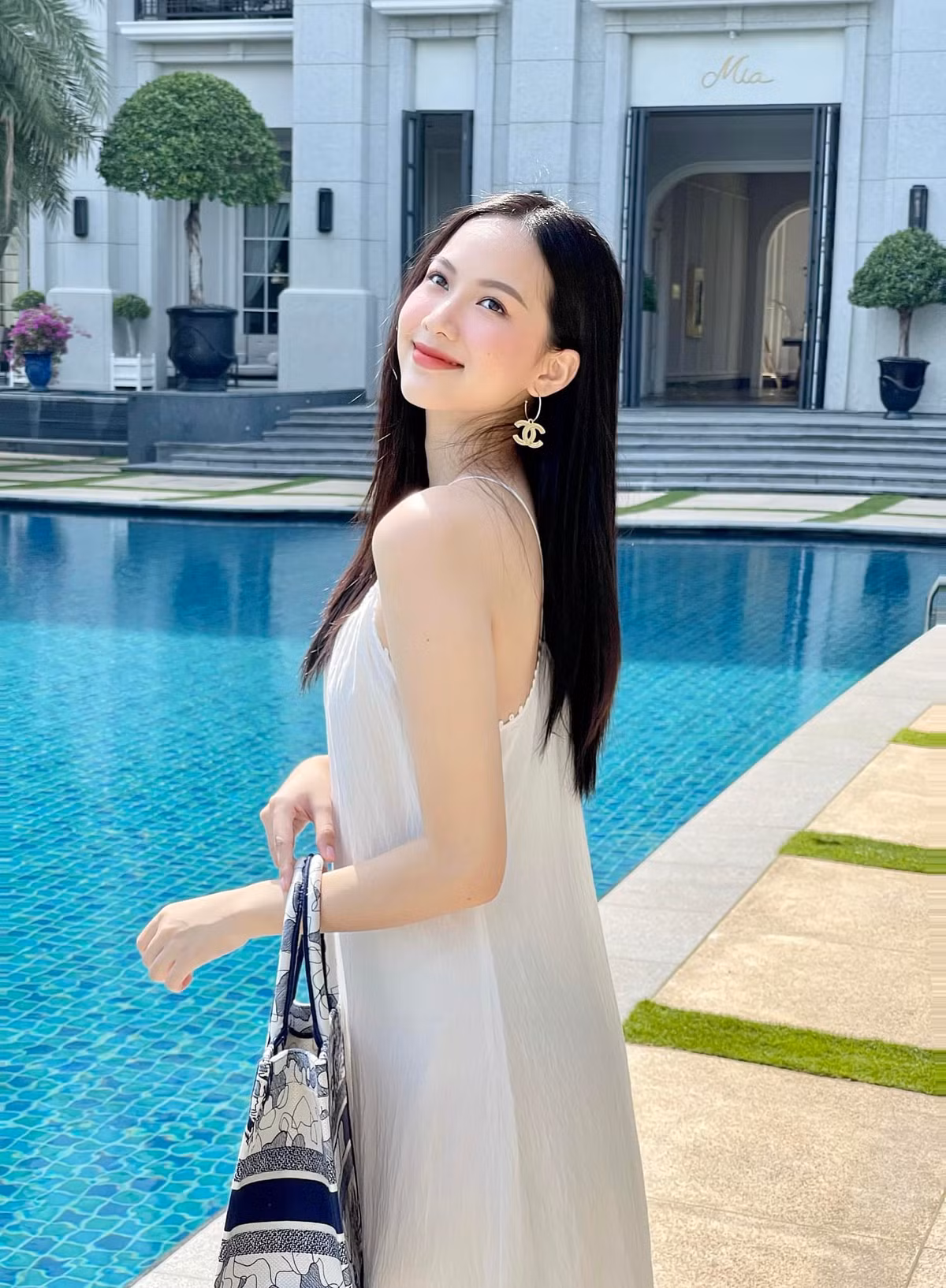 Ngoài ra, Phương Quỳnh giành giải phụ Người đẹp có làn da đẹp nhất trong cuộc thi sắc đẹp này.