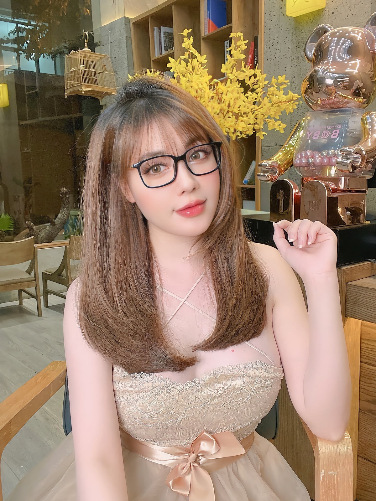 Sau đó, Âu Hà My kết hôn với Trọng Hưng nhưng rồi cũng chia tay sau ồn ào.