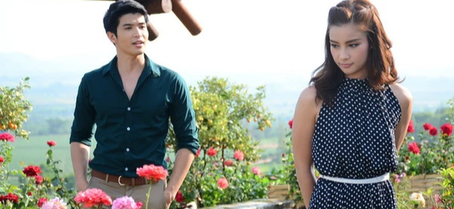 Ngay sinh nhat con, nhin nguoi phu nu om mon qua den ma toi dieu dung