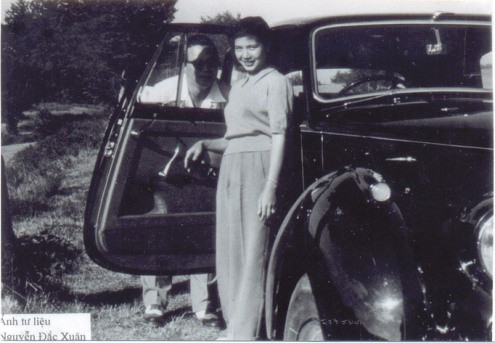 Khi về nước, Bảo Đại đưa Hoàng Tiểu Lan, Mộng Điệp lên Đà Lạt sắm cho mỗi người một dinh thự riêng, nạp thêm phi là Phi Ánh, riêng Lý Lệ Hà vĩnh viễn bị bỏ lại. (Ảnh: Mộng Điệp)