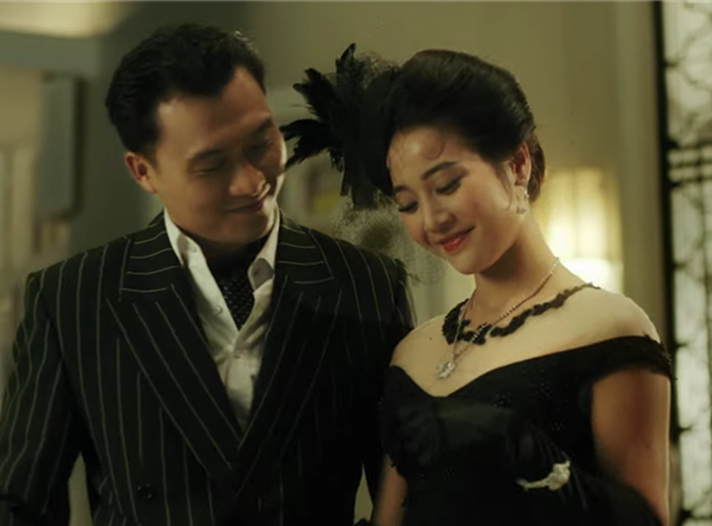 Xuất thân của người đẹp này đến nay vẫn là một ẩn số. Có tài liệu ghi quê quán của Lý Lệ Hà ở Lạch Tray, Hải Phòng; có nguồn lại dẫn quê ở Chợ Cồn, Thái Bình. (Ảnh: Karen Nguyễn vào vai Lý Lệ Hà trong MV Không thể cùng nhau suốt kiếp của Hòa Minzy).