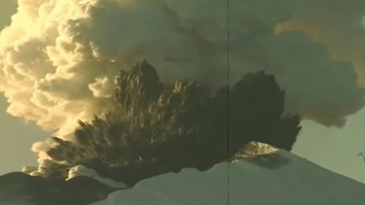 Với cột tro cao tới 35 km trong không trung. Vụ phun trào của Pinatubo vào năm 1991 là vụ phun trào núi lửa lớn thứ hai trong thế kỷ 20. Trước đó Pinatubo ngủ yên trong 6 thế kỷ.