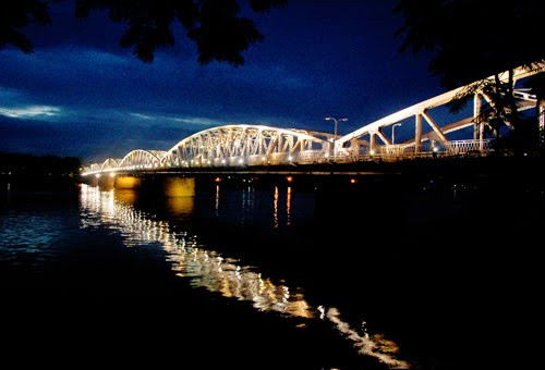 Ngày nay Cầu Trường Tiền là một biểu tượng của Huế.