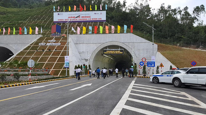 Hiện để đảm bảo an toàn cho người dân, hầm đường bộ qua đèo được xây dựng với mục đích giảm đường đèo dốc hiểm trở, quanh co. Công trình này đã được thông xe ngày 21/1/2019.