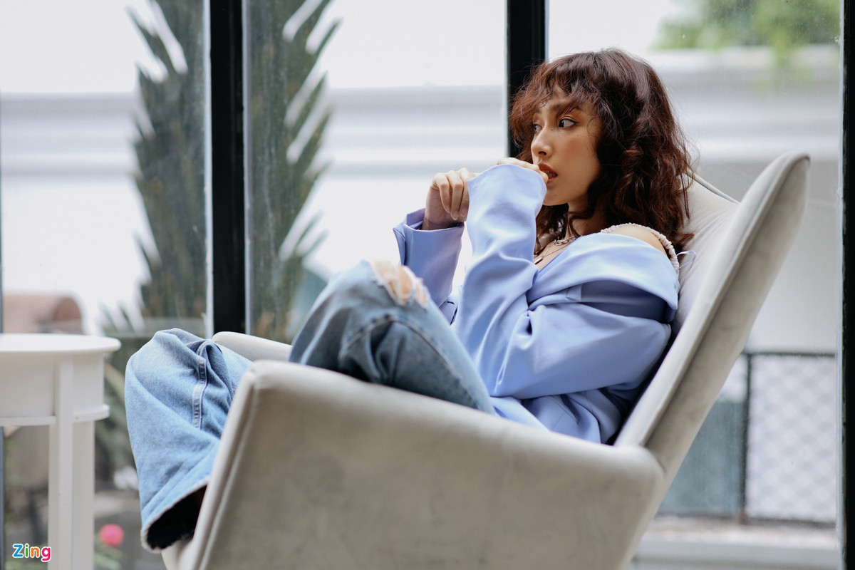 Chia sẻ với Zing, Cara cho biết cô đến với The Heroes để làm những điều từ trước đến giờ cô chỉ hình dung trong suy nghĩ. Nữ ca sĩ mong được trải nghiệm, học hỏi về âm nhạc, kỹ thuật trình diễn trên sân khấu qua từng vòng thi với nhiều chủ đề đa dạng.